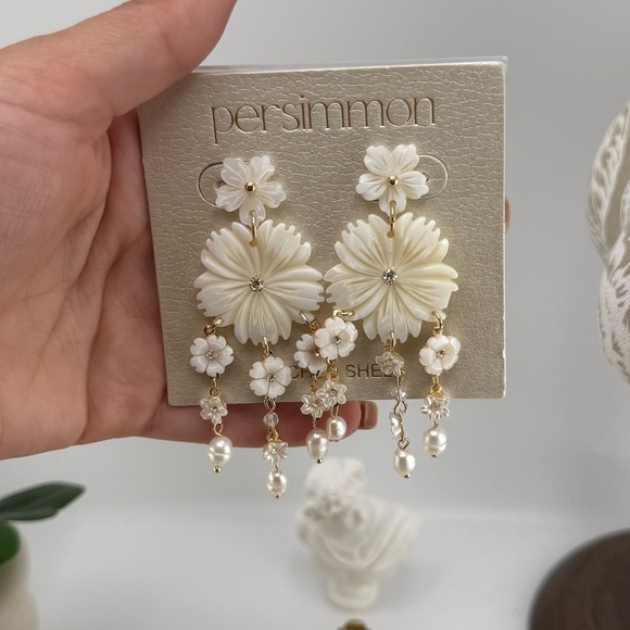 Persimmon Etched Shell Floral Drop Earrings - Picture 5 of 10
